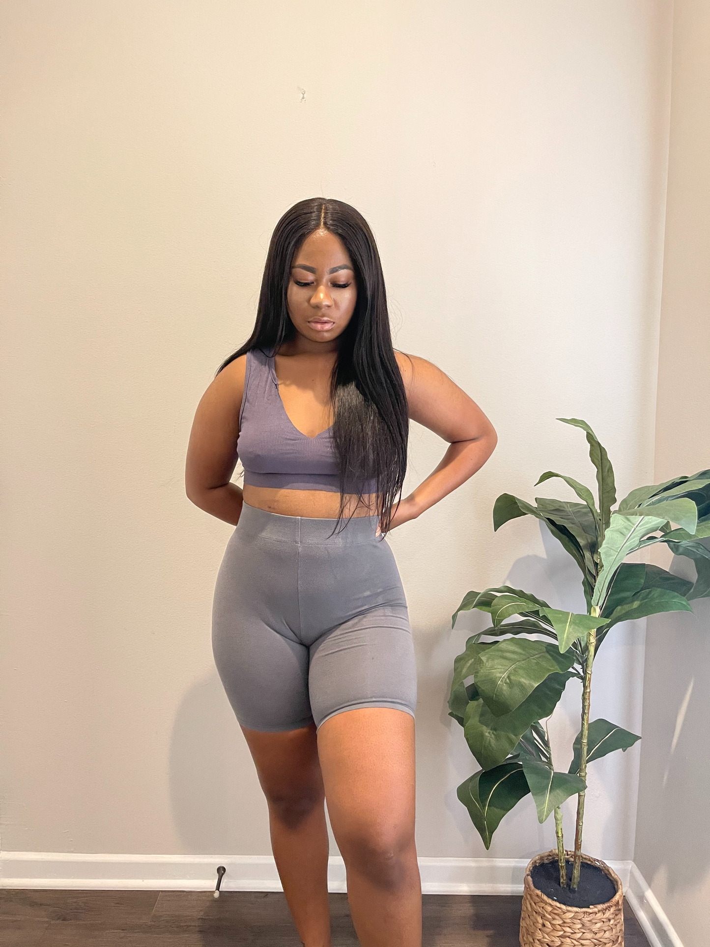 Dolly Ribbed V Crop Top